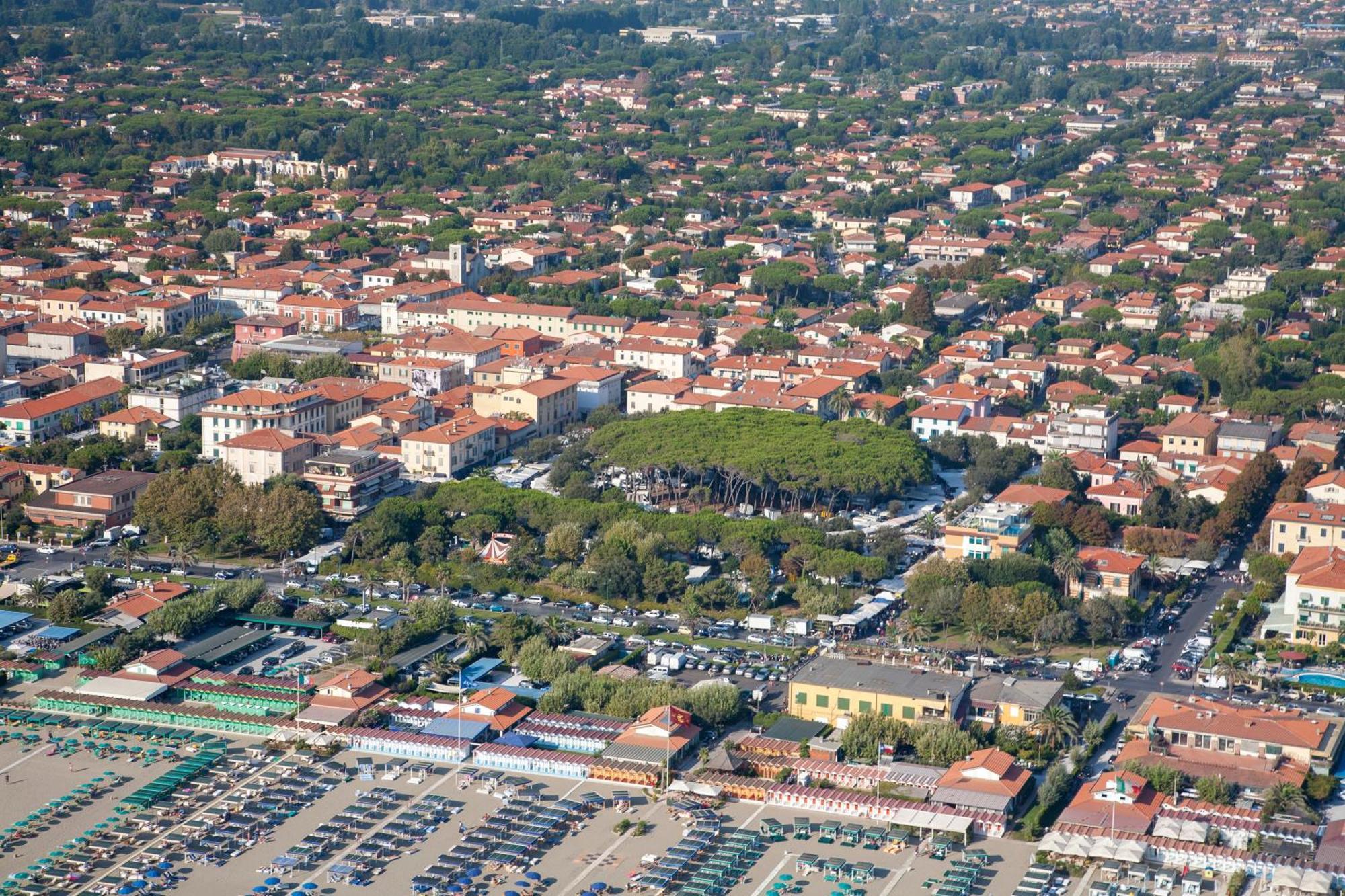 Casa Arno 500M From Beach - Happy Rentals Marina di Massa Exterior foto